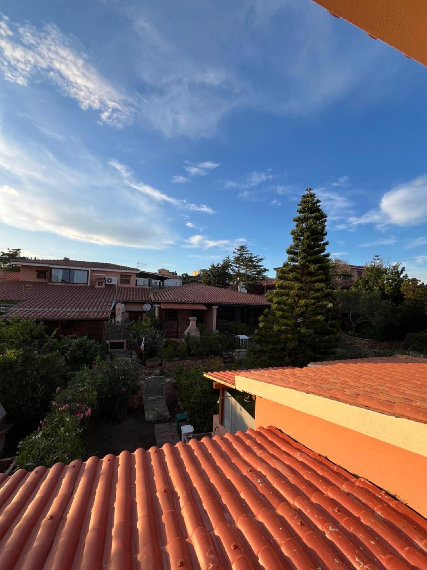 Casa Sviluppata Su Due Piani Con Doppia Veranda E Parcheggio Privato San Teodoro  Ngoại thất bức ảnh