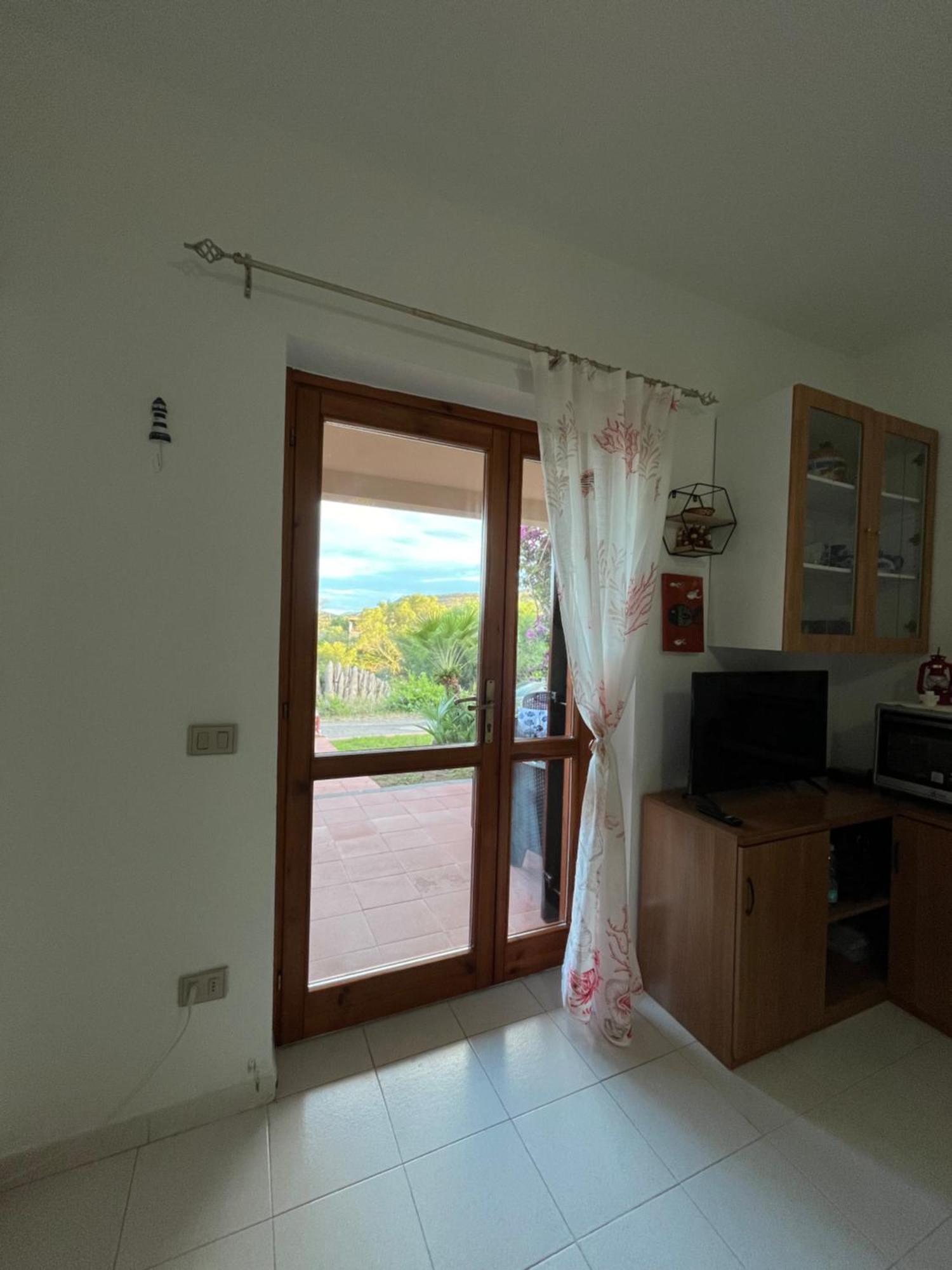 Casa Sviluppata Su Due Piani Con Doppia Veranda E Parcheggio Privato San Teodoro  Ngoại thất bức ảnh