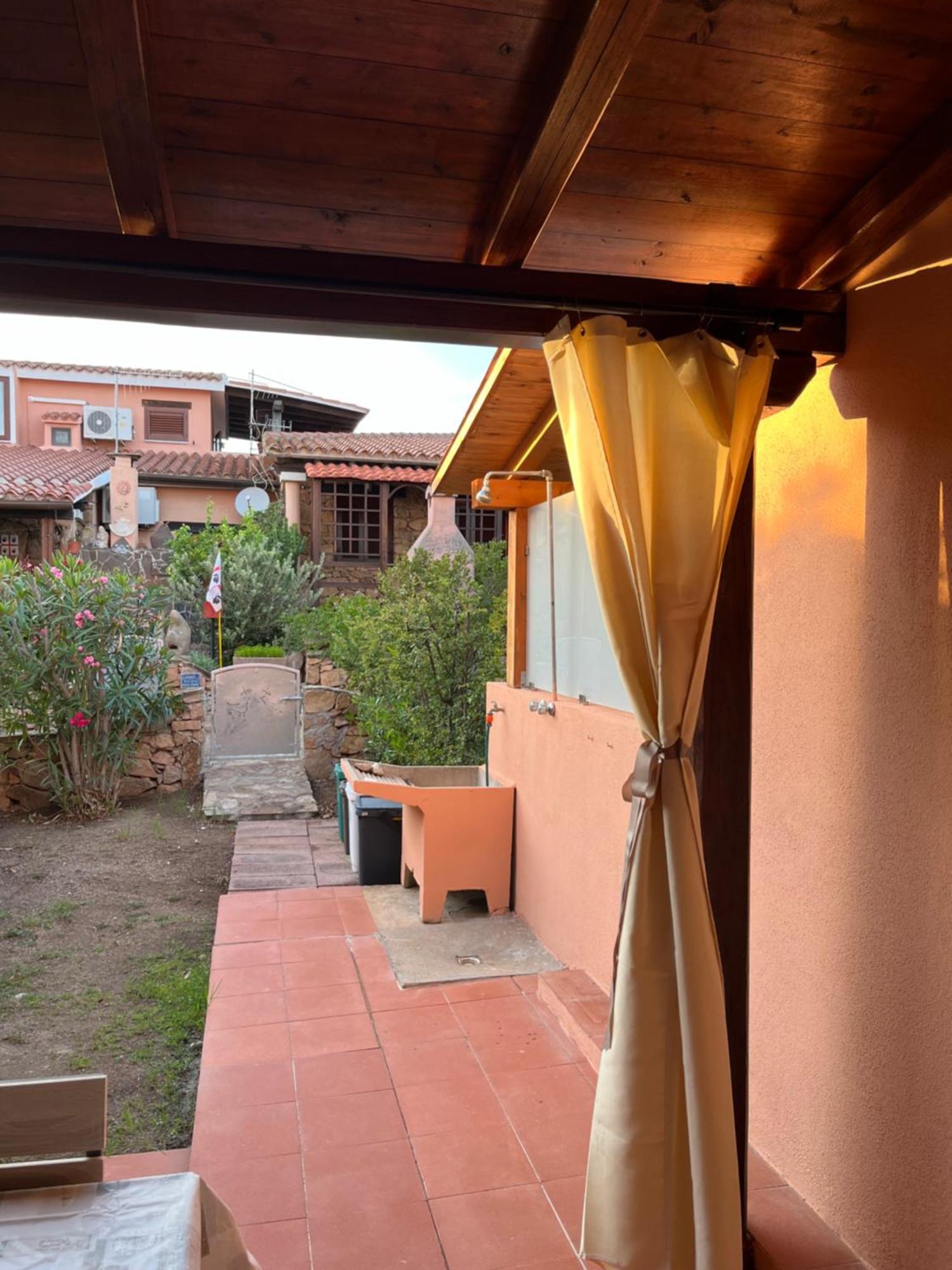 Casa Sviluppata Su Due Piani Con Doppia Veranda E Parcheggio Privato San Teodoro  Ngoại thất bức ảnh