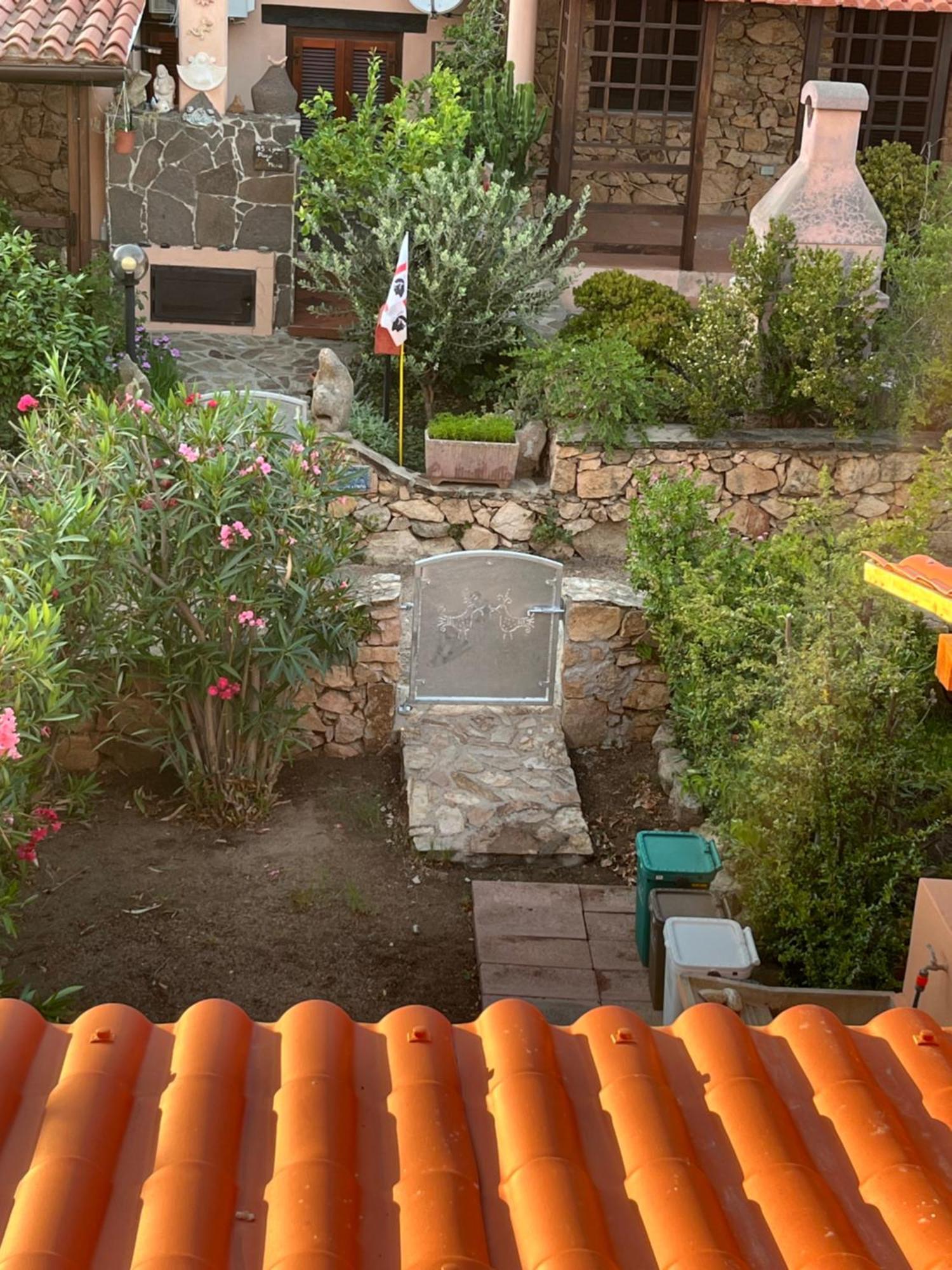 Casa Sviluppata Su Due Piani Con Doppia Veranda E Parcheggio Privato San Teodoro  Ngoại thất bức ảnh