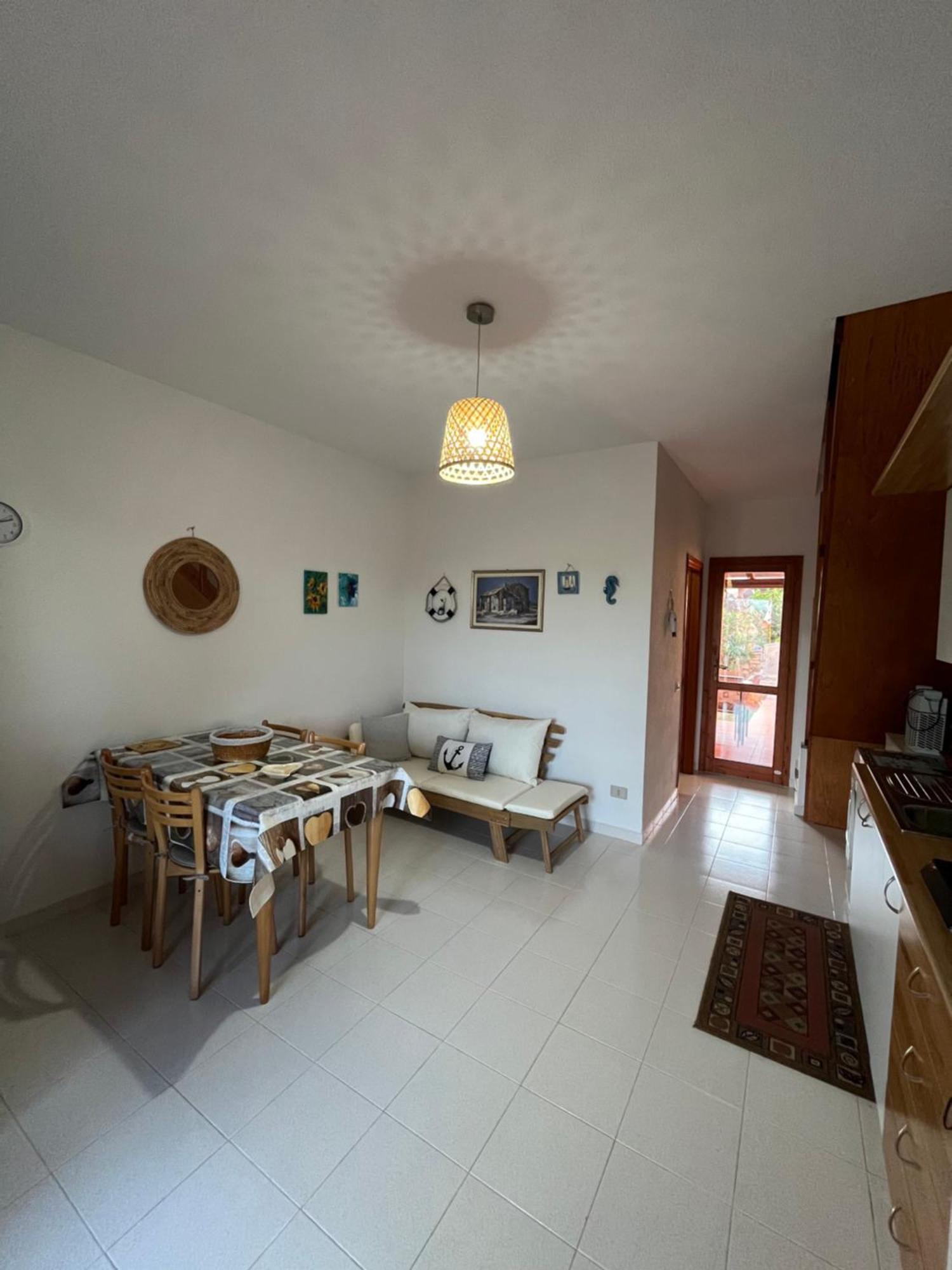 Casa Sviluppata Su Due Piani Con Doppia Veranda E Parcheggio Privato San Teodoro  Ngoại thất bức ảnh