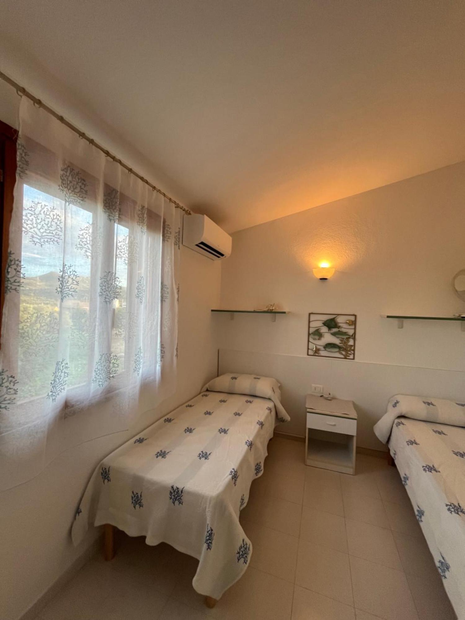 Casa Sviluppata Su Due Piani Con Doppia Veranda E Parcheggio Privato San Teodoro  Ngoại thất bức ảnh