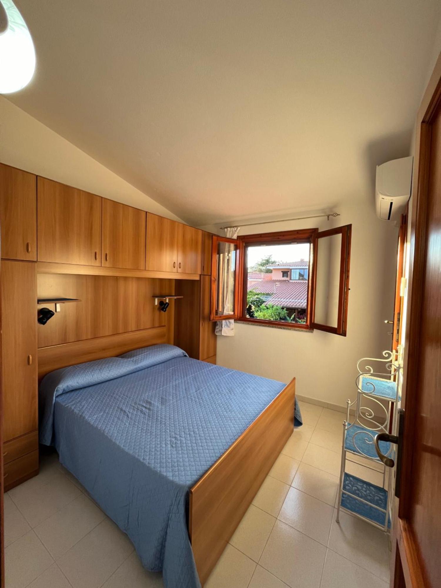 Casa Sviluppata Su Due Piani Con Doppia Veranda E Parcheggio Privato San Teodoro  Ngoại thất bức ảnh