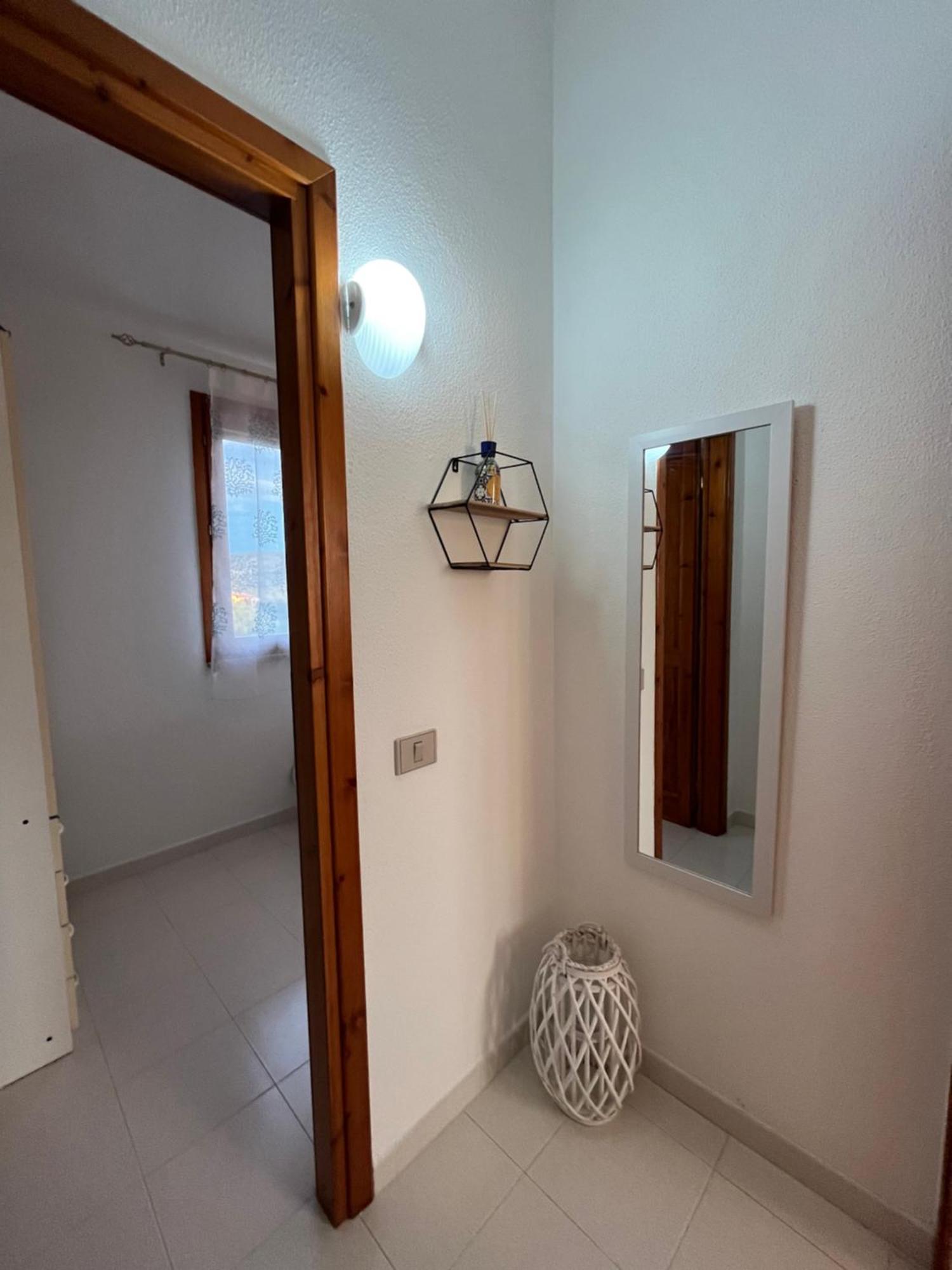 Casa Sviluppata Su Due Piani Con Doppia Veranda E Parcheggio Privato San Teodoro  Ngoại thất bức ảnh