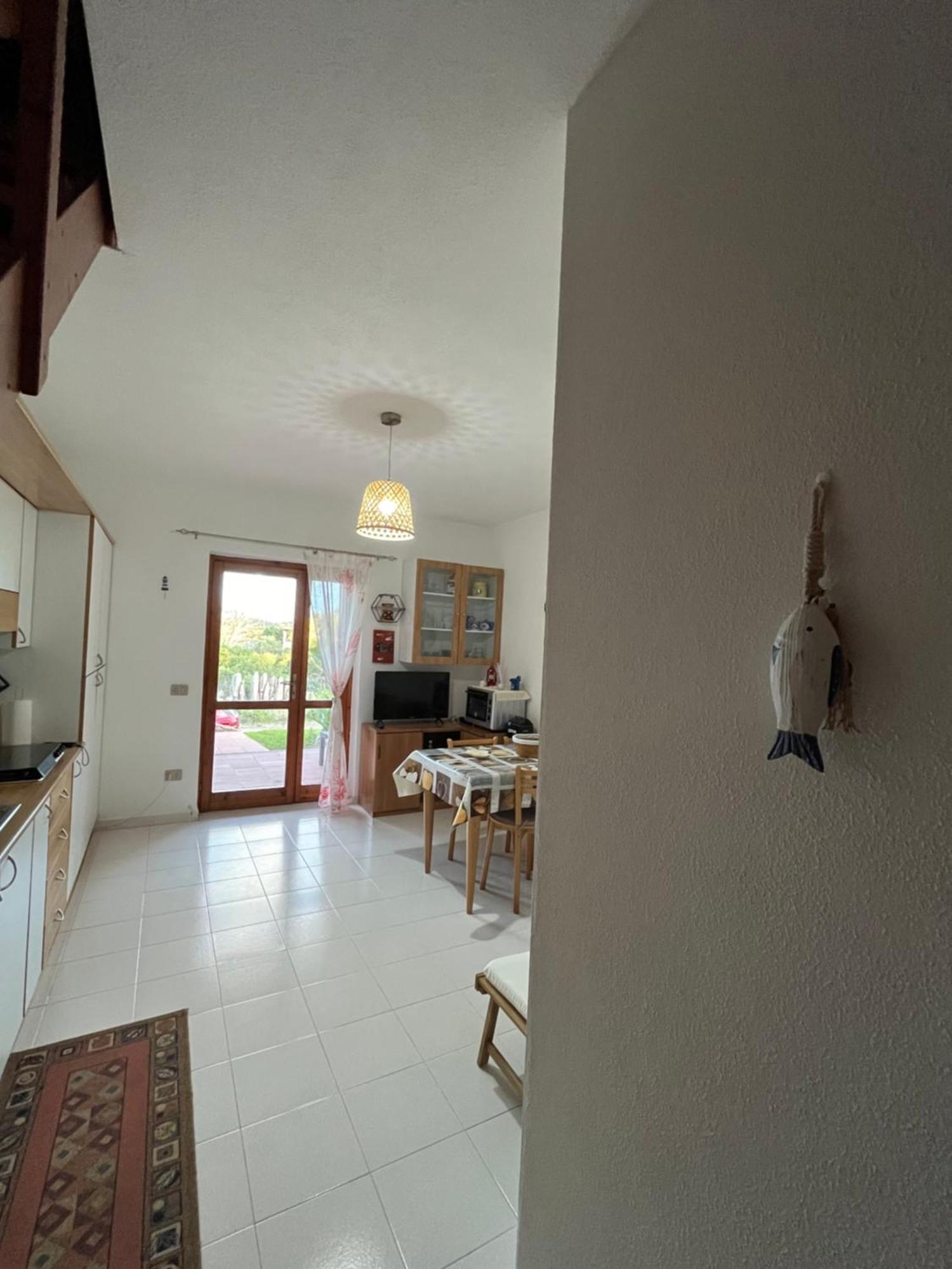 Casa Sviluppata Su Due Piani Con Doppia Veranda E Parcheggio Privato San Teodoro  Ngoại thất bức ảnh