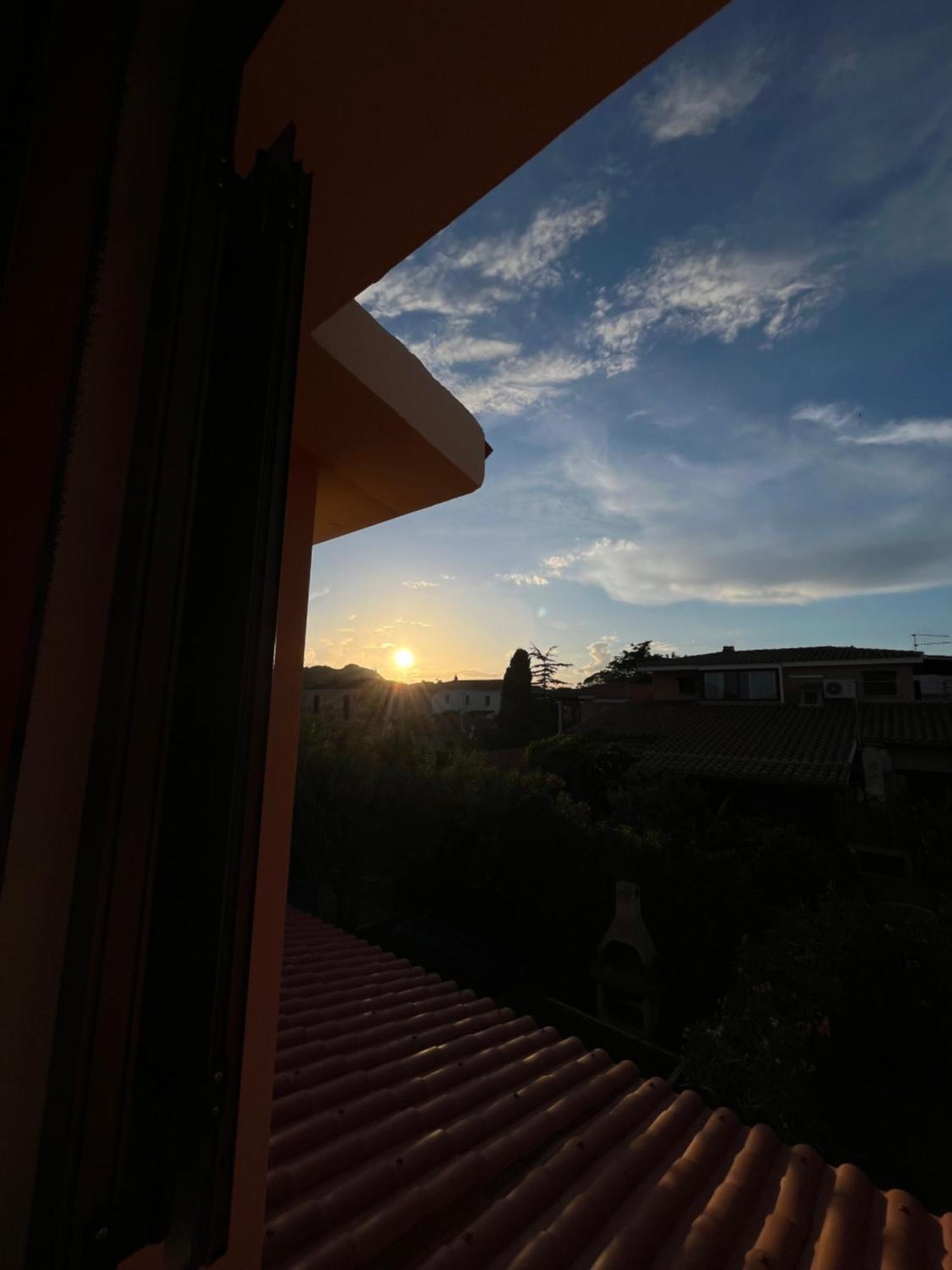 Casa Sviluppata Su Due Piani Con Doppia Veranda E Parcheggio Privato San Teodoro  Ngoại thất bức ảnh