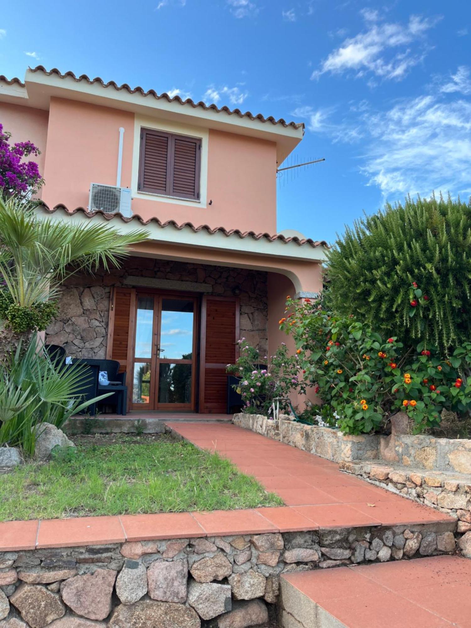 Casa Sviluppata Su Due Piani Con Doppia Veranda E Parcheggio Privato San Teodoro  Ngoại thất bức ảnh